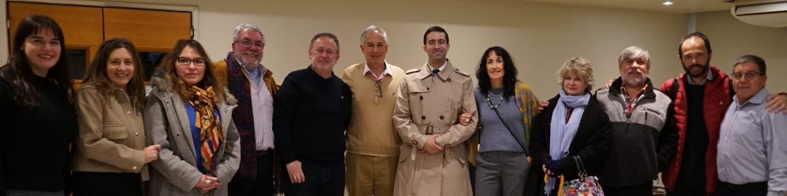 En la foto, parte de los asistentes presenciales a la Asamblea, realizada en el Hotel Diego de Velázquez, en Providencia.