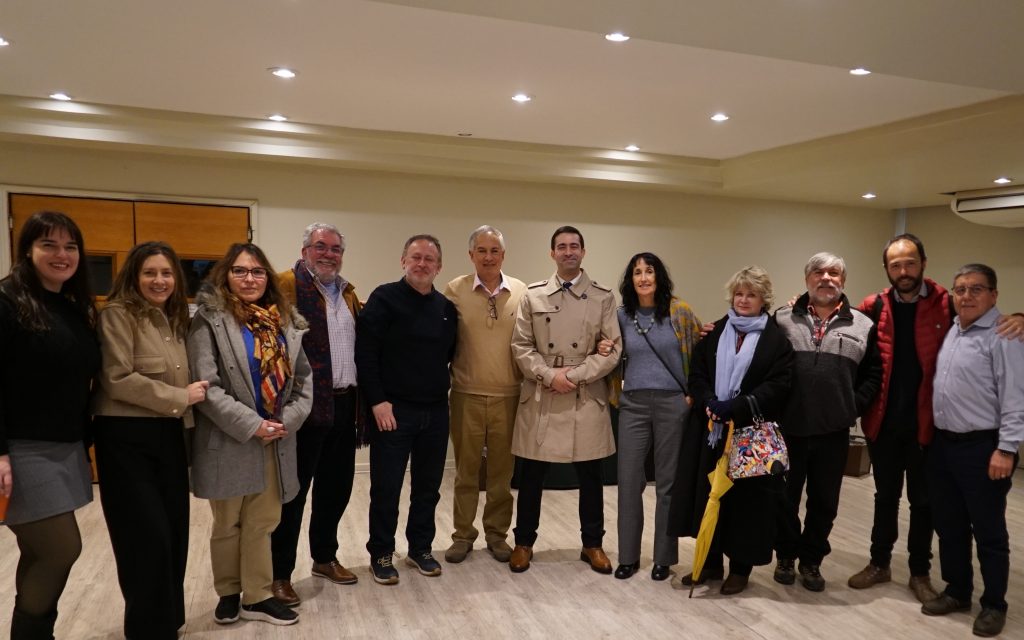 En la foto, parte de los asistentes presenciales a la Asamblea, realizada en el Hotel Diego de Velázquez, en Providencia.